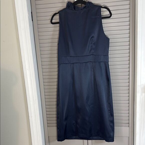 Elegant Navy Sleeveless Dress - Picture 3 of 10